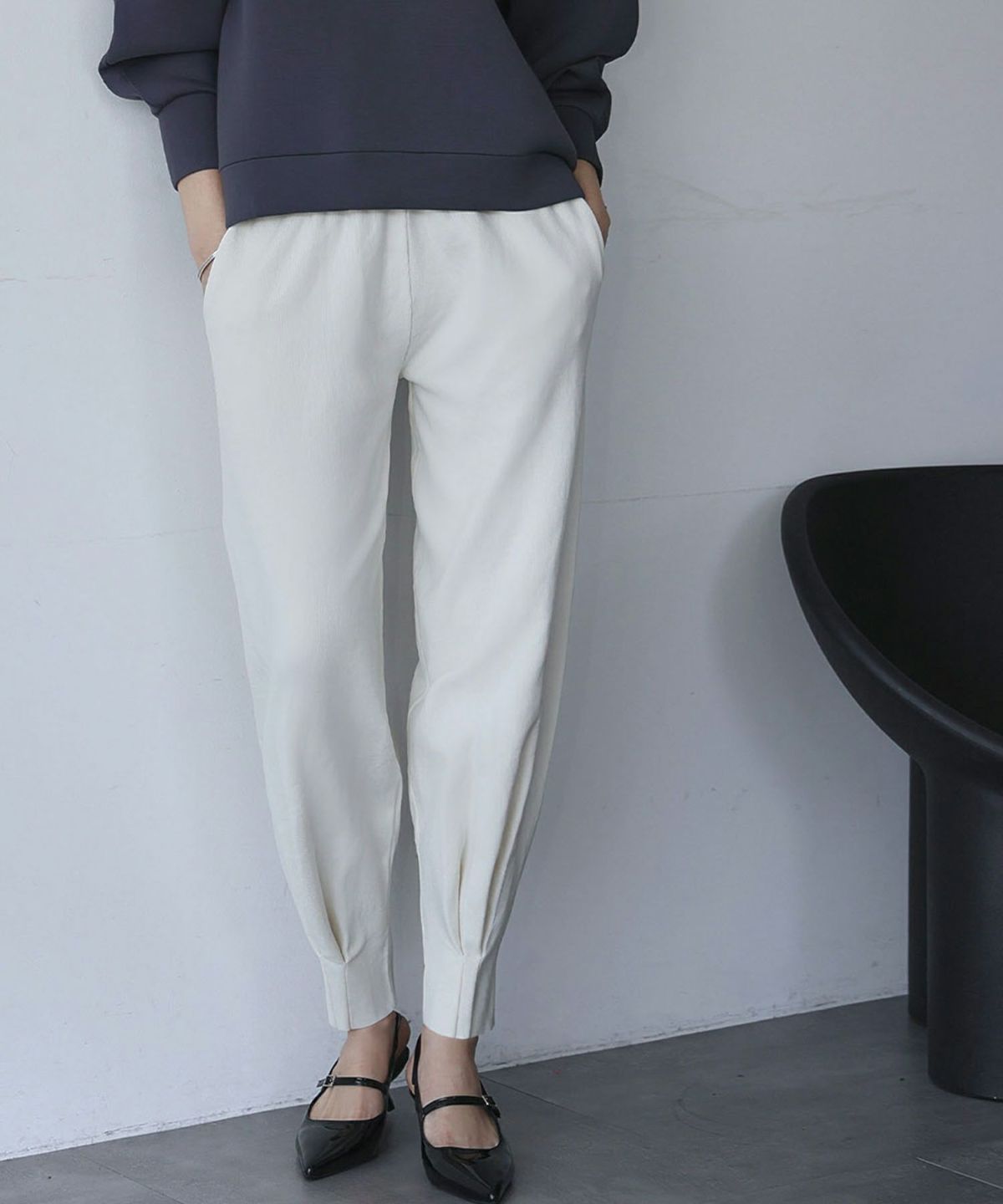 身長：168cm　着用サイズ：Mサイズ　B：81 / W：60 / H：89