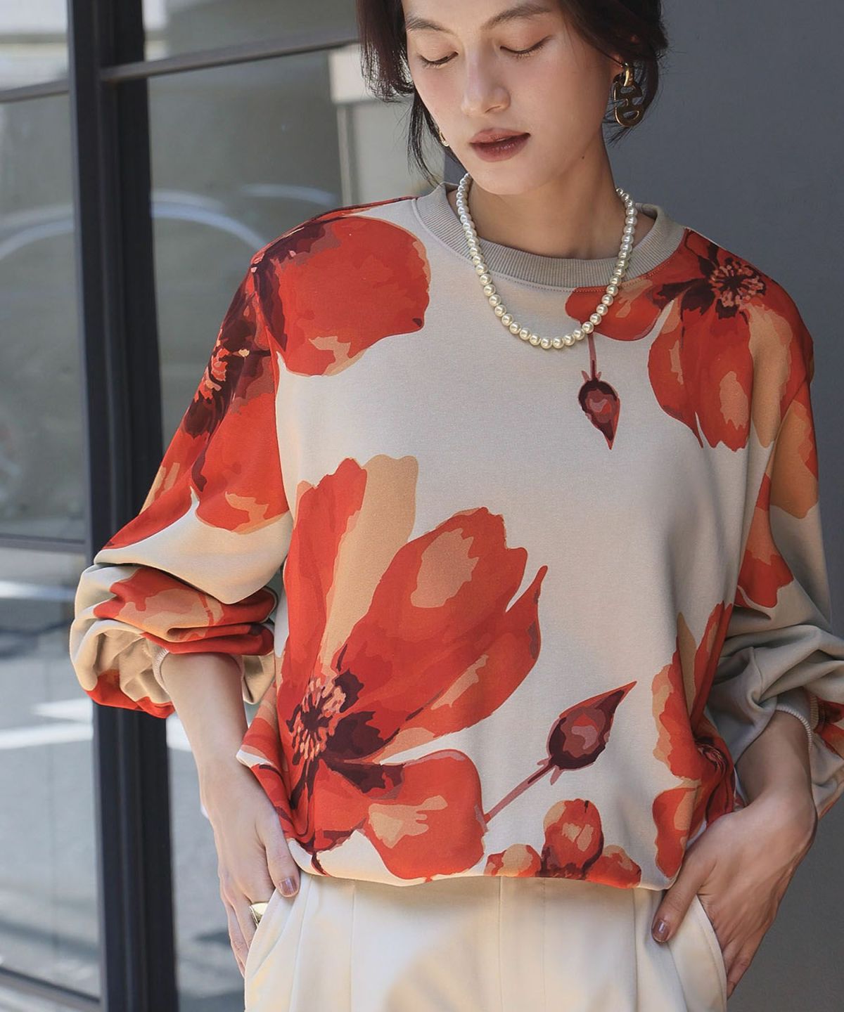 身長：165cm　着用サイズ：FREE　B：77 / W：57 / H：79