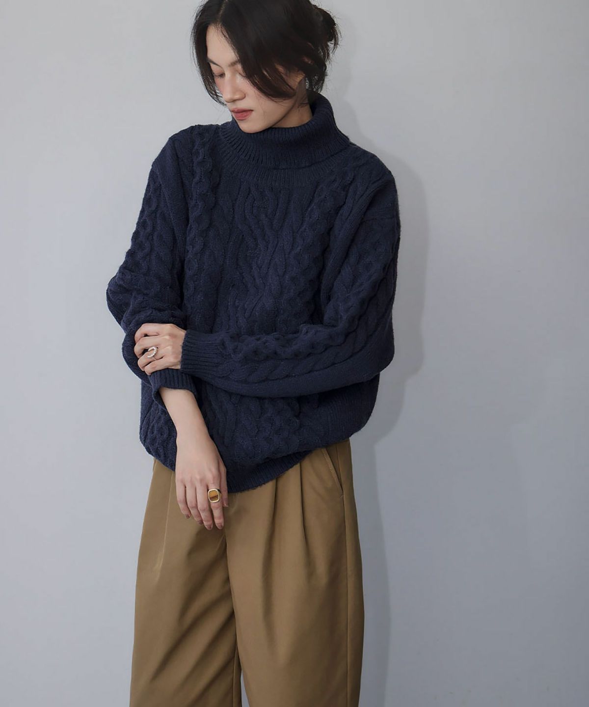 身長：165cm　着用サイズ：FREE　B：77 / W：57 / H：79