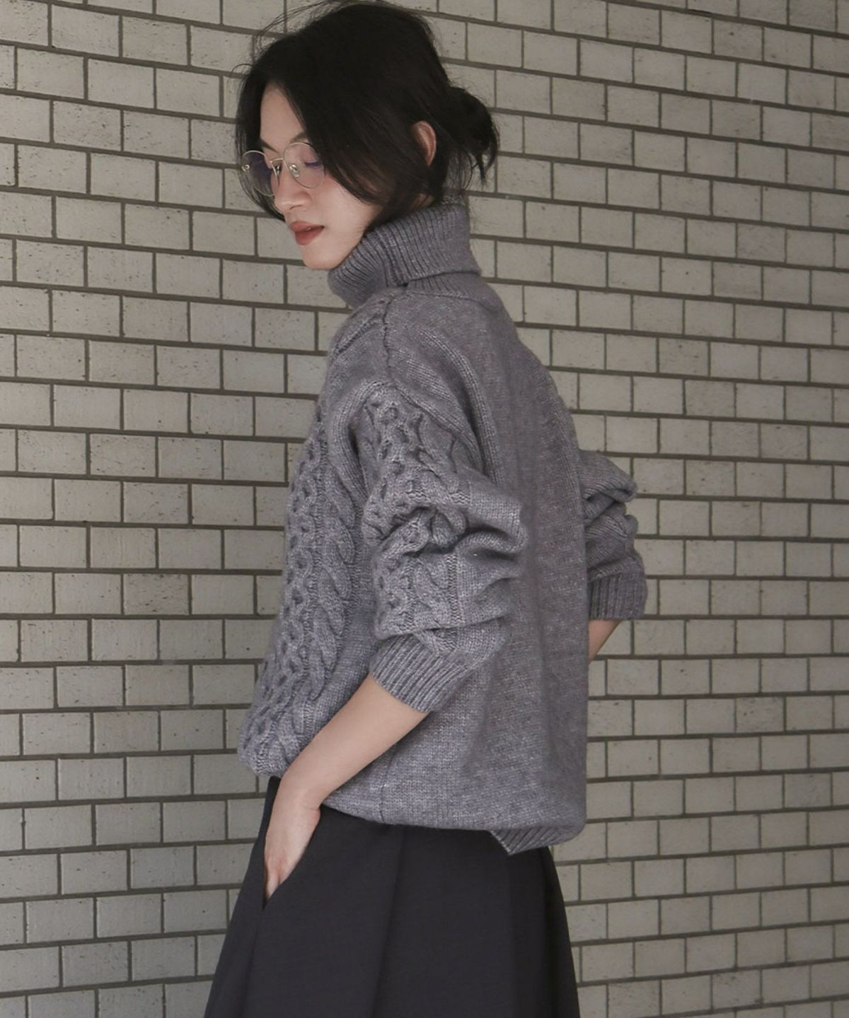 身長：165cm　着用サイズ：FREE　B：77 / W：57 / H：79