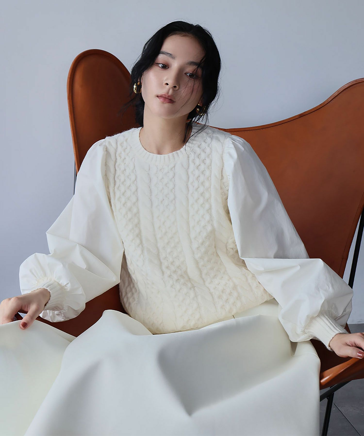 美品　LOHEN レイヤードスリーブニット　オフホワイト ウールラクーン混デザインスリーブニット | ニット | NOELA OFFICIAL