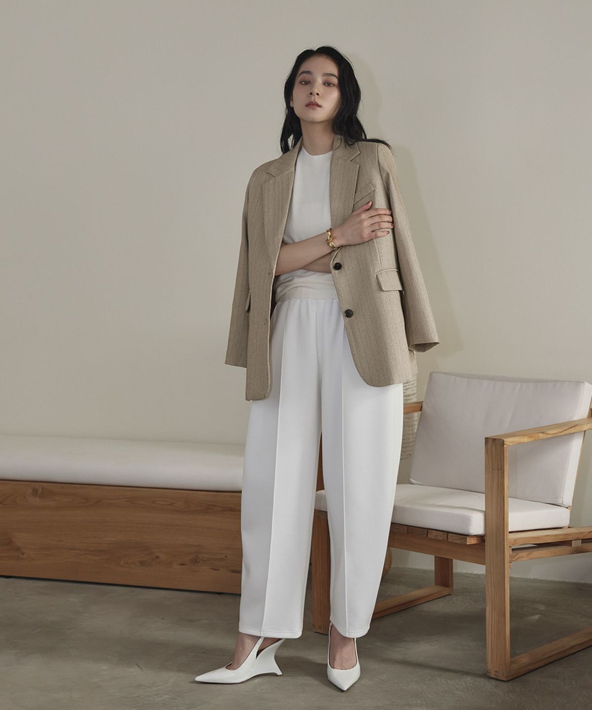 身長：168cm　着用サイズ：FREE　B：81 / W：60 / H：89